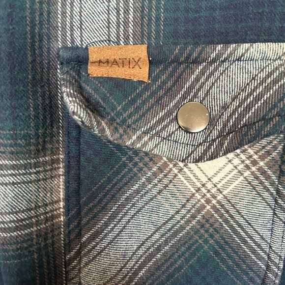 Matix Men’s Shacket Small plaid snap up - Picture 4 of 8